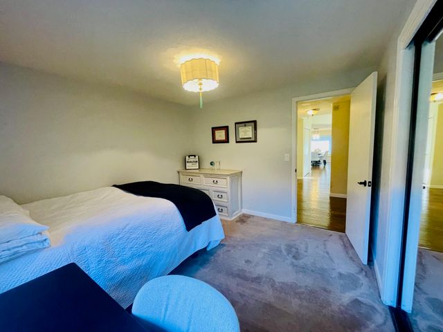 2446 Heritage Way, Medford, OR 97504