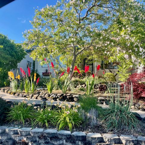 2446 Heritage Way, Medford, OR 97504