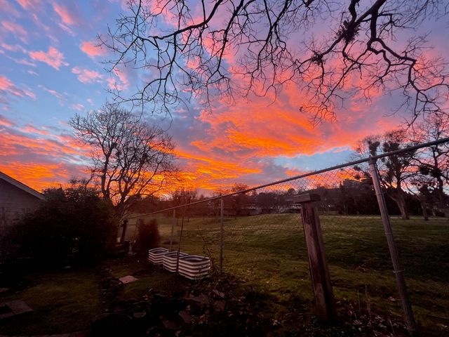 2446 Heritage Way, Medford, OR 97504