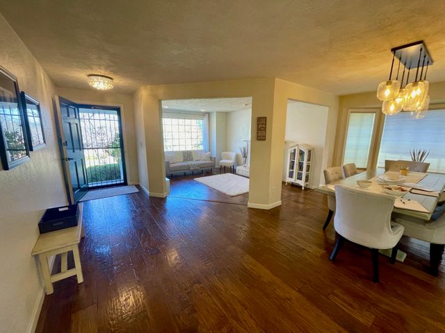 2446 Heritage Way, Medford, OR 97504