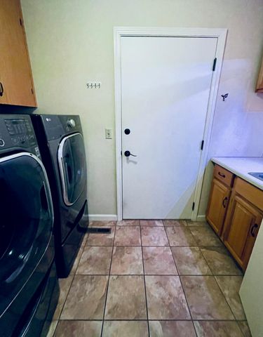 2446 Heritage Way, Medford, OR 97504