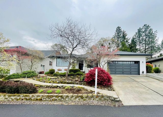 2446 Heritage Way, Medford, OR 97504