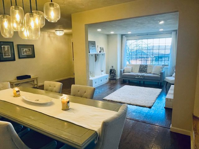 2446 Heritage Way, Medford, OR 97504