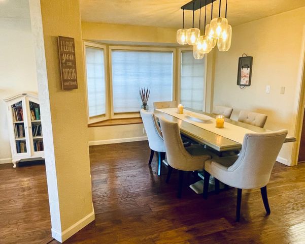 2446 Heritage Way, Medford, OR 97504