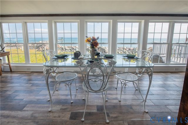 154 Riverside Dr, Deltaville, VA 23043