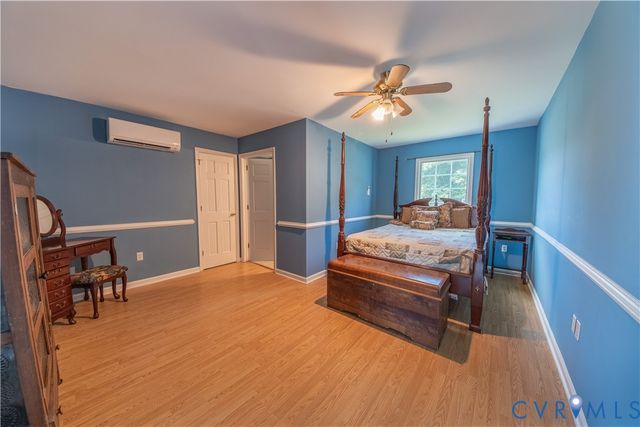 154 Riverside Dr, Deltaville, VA 23043