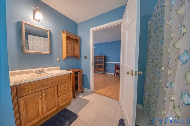 154 Riverside Dr, Deltaville, VA 23043