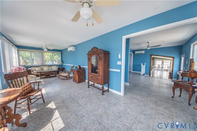 154 Riverside Dr, Deltaville, VA 23043