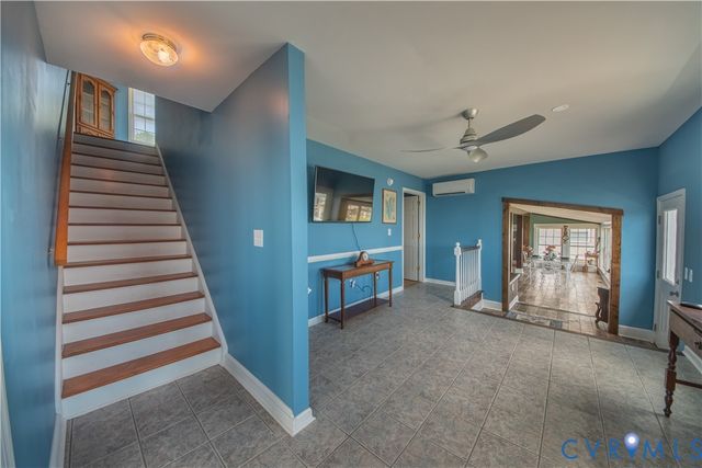 154 Riverside Dr, Deltaville, VA 23043