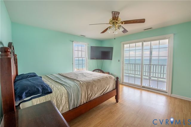 154 Riverside Dr, Deltaville, VA 23043