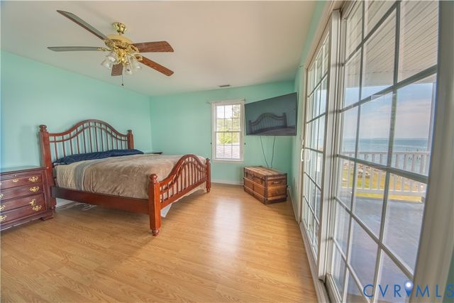 154 Riverside Dr, Deltaville, VA 23043