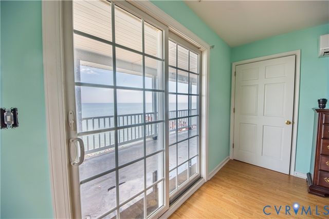 154 Riverside Dr, Deltaville, VA 23043