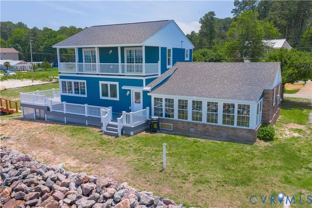 154 Riverside Dr, Deltaville, VA 23043