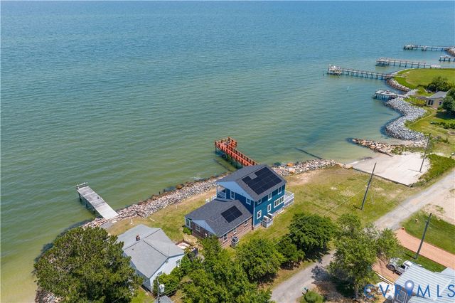 154 Riverside Dr, Deltaville, VA 23043