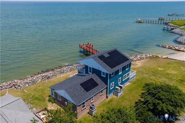 154 Riverside Dr, Deltaville, VA 23043