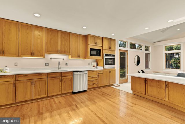 8407 GEORGIAN WAY, Annandale, VA 22003