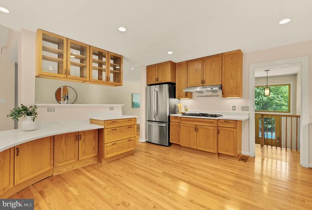 8407 GEORGIAN WAY, Annandale, VA 22003
