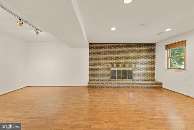 8407 GEORGIAN WAY, Annandale, VA 22003