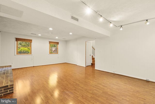 8407 GEORGIAN WAY, Annandale, VA 22003
