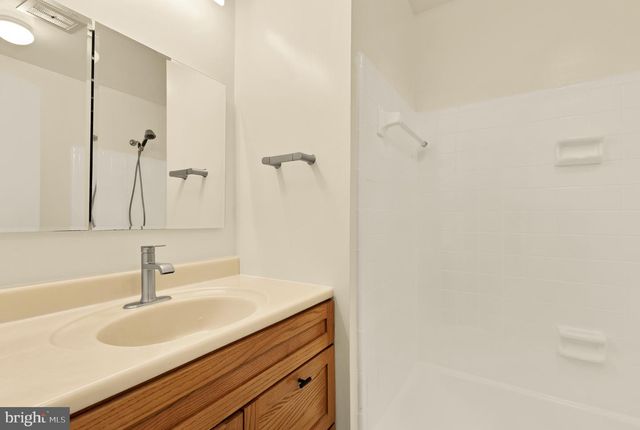 8407 GEORGIAN WAY, Annandale, VA 22003