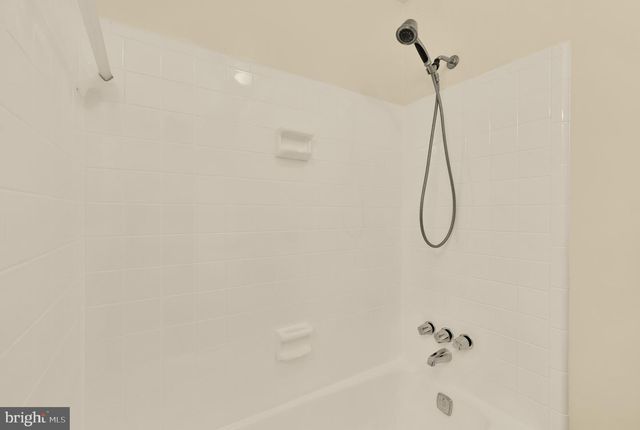 8407 GEORGIAN WAY, Annandale, VA 22003