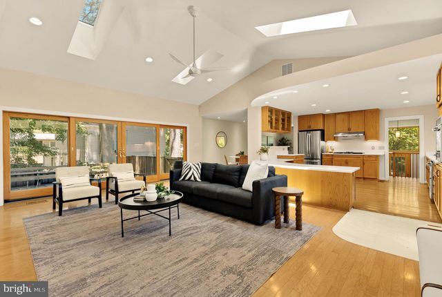 8407 GEORGIAN WAY, Annandale, VA 22003