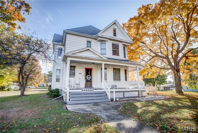 918 5th Street, Carrollton, IL 62016