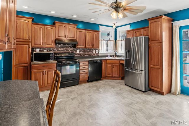 918 5th Street, Carrollton, IL 62016