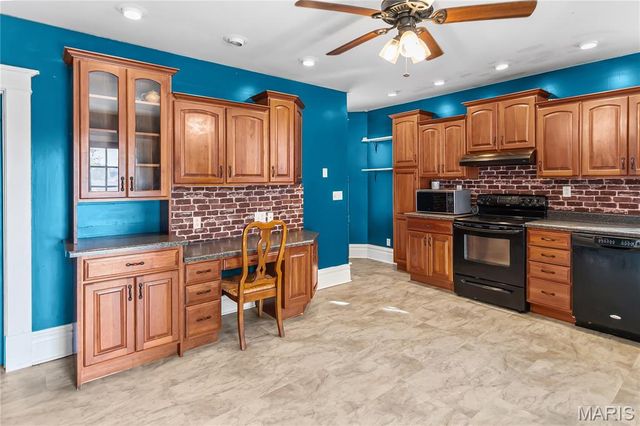 918 5th Street, Carrollton, IL 62016