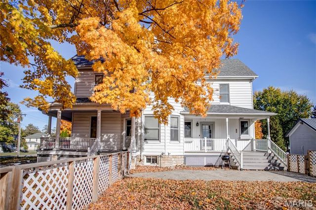 918 5th Street, Carrollton, IL 62016