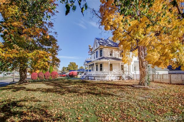 918 5th Street, Carrollton, IL 62016