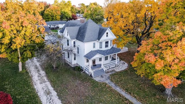 918 5th Street, Carrollton, IL 62016