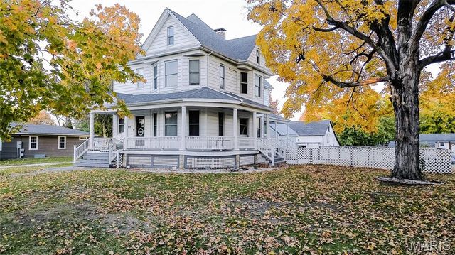 918 5th Street, Carrollton, IL 62016