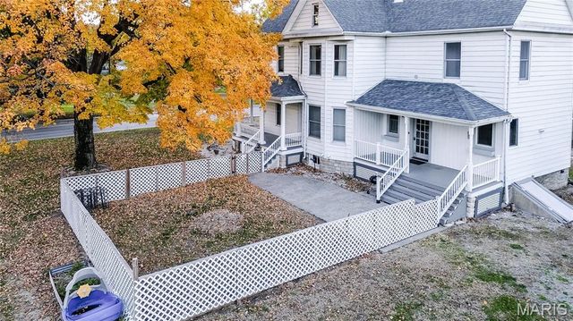 918 5th Street, Carrollton, IL 62016