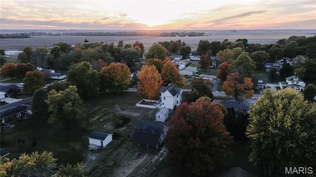 918 5th Street, Carrollton, IL 62016