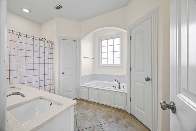 1601 Viney Grove Road, Prairie Grove, AR 72753