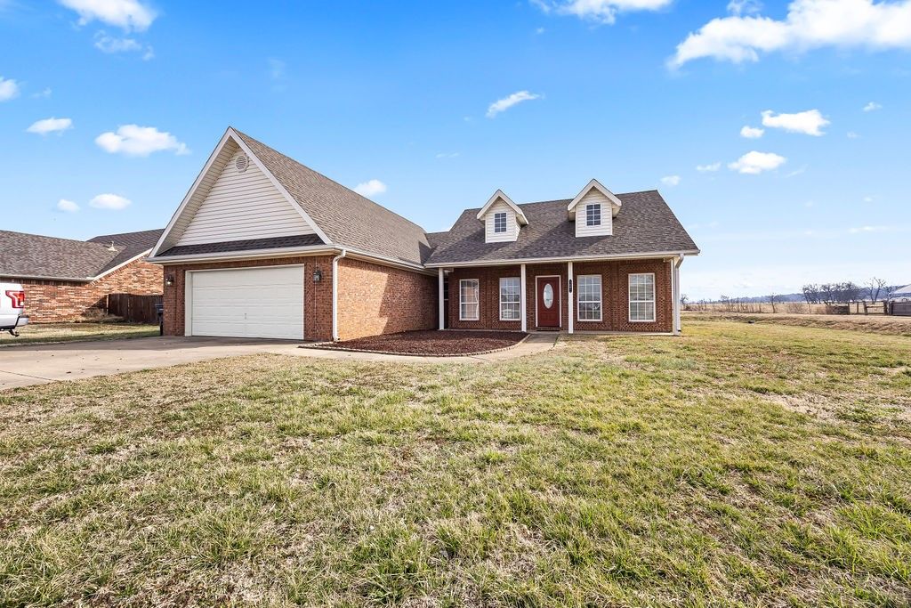 1601 Viney Grove Road, Prairie Grove, AR 72753