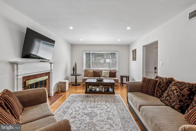 3210 PATRICK HENRY DR, Falls Church, VA 22044