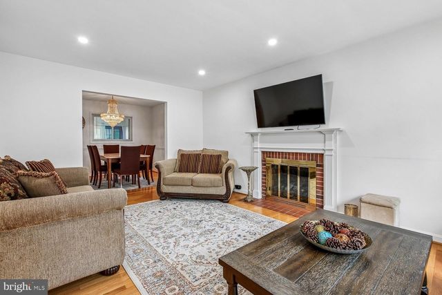 3210 PATRICK HENRY DR, Falls Church, VA 22044