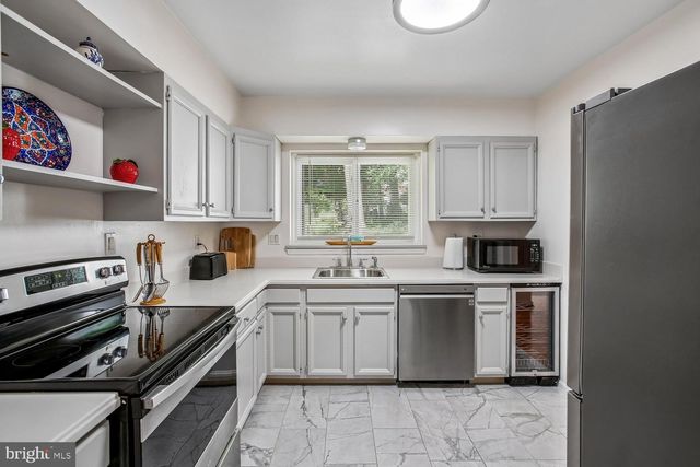 3210 PATRICK HENRY DR, Falls Church, VA 22044