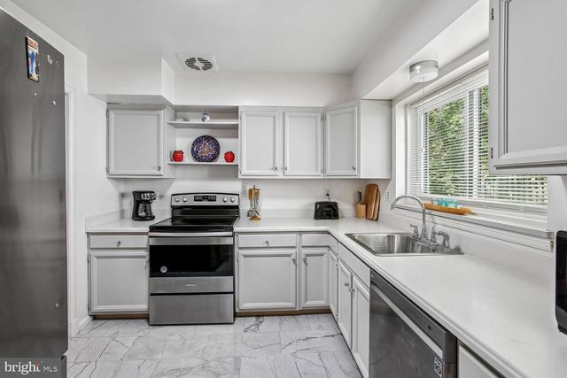 3210 PATRICK HENRY DR, Falls Church, VA 22044