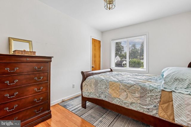 3210 PATRICK HENRY DR, Falls Church, VA 22044