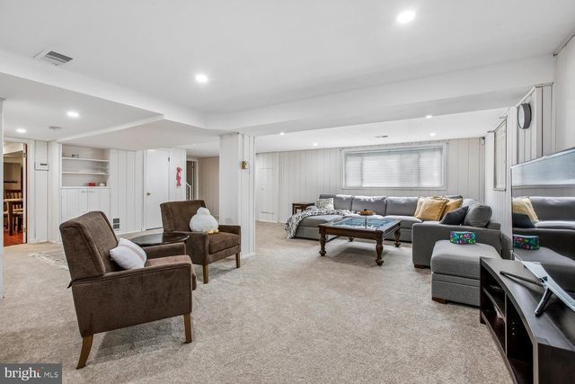 3210 PATRICK HENRY DR, Falls Church, VA 22044