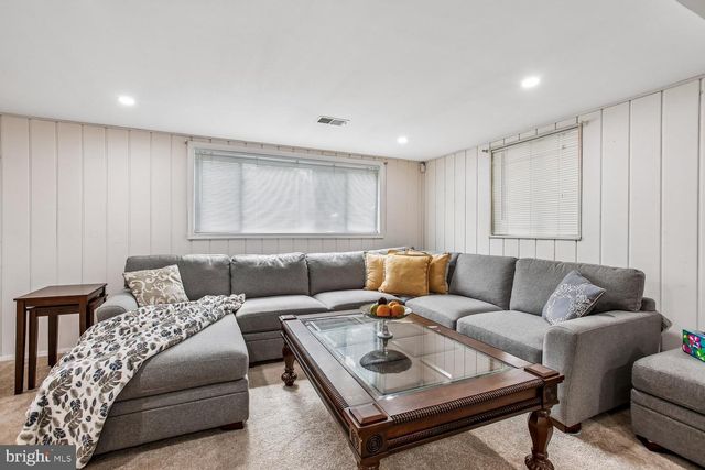 3210 PATRICK HENRY DR, Falls Church, VA 22044