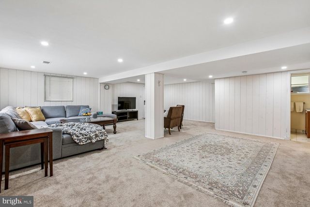 3210 PATRICK HENRY DR, Falls Church, VA 22044