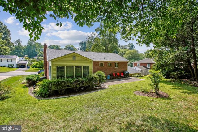 3210 PATRICK HENRY DR, Falls Church, VA 22044