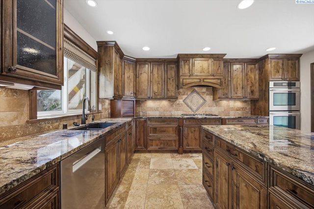 2808 Lapierre Canyon Dr., Kennewick, WA 99338