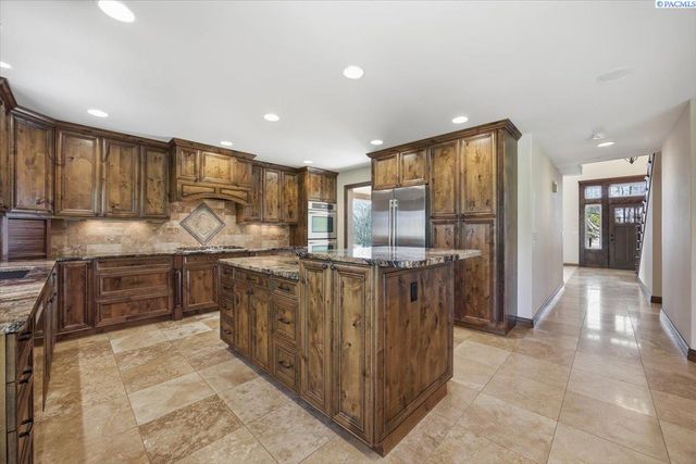 2808 Lapierre Canyon Dr., Kennewick, WA 99338