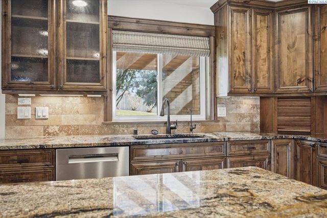 2808 Lapierre Canyon Dr., Kennewick, WA 99338