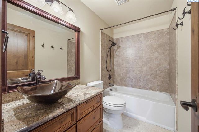 2808 Lapierre Canyon Dr., Kennewick, WA 99338